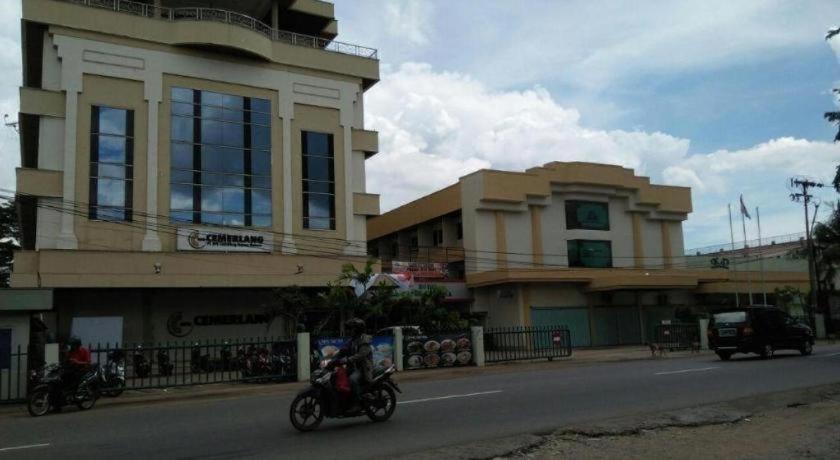 Hotel Kapuas Dharma Pontianak Bagian luar foto