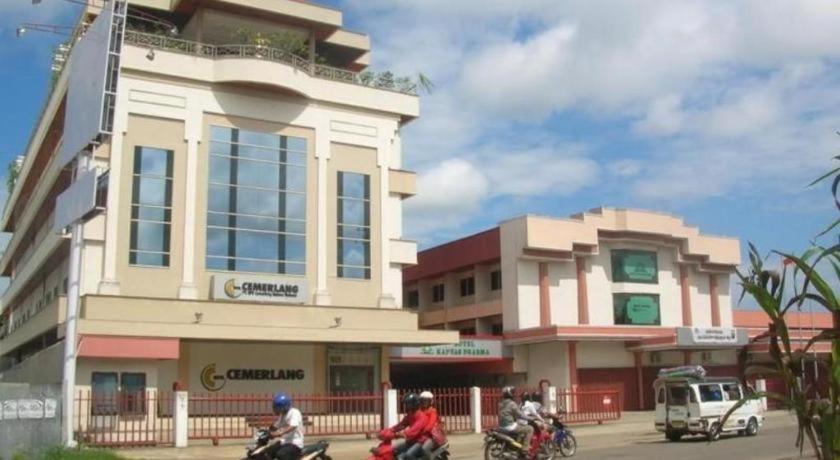 Hotel Kapuas Dharma Pontianak Bagian luar foto