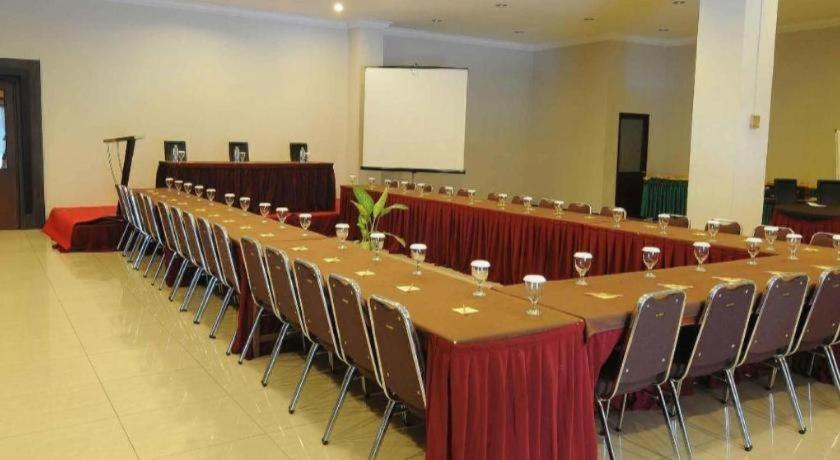 Hotel Kapuas Dharma Pontianak Bagian luar foto